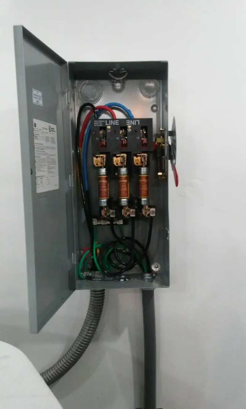 Three-phase disconnect switch installed for Smoke Detector Installation in Huntsville